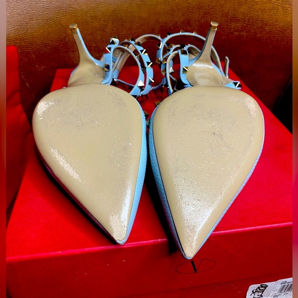 Valentino Garavani Rockstud Caged
Heels Light Blue/Pastel - Size 42 EU
(US 12) - Picture 4 of 11